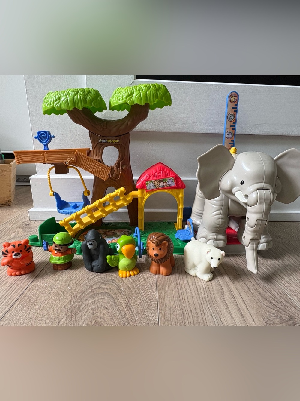 Fisher-Price Little People Animal Sounds Zoo Playset w/ Elephant & Animals